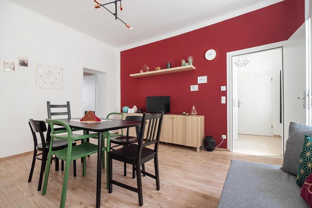 Appartement Colorful Facing Courtyard *