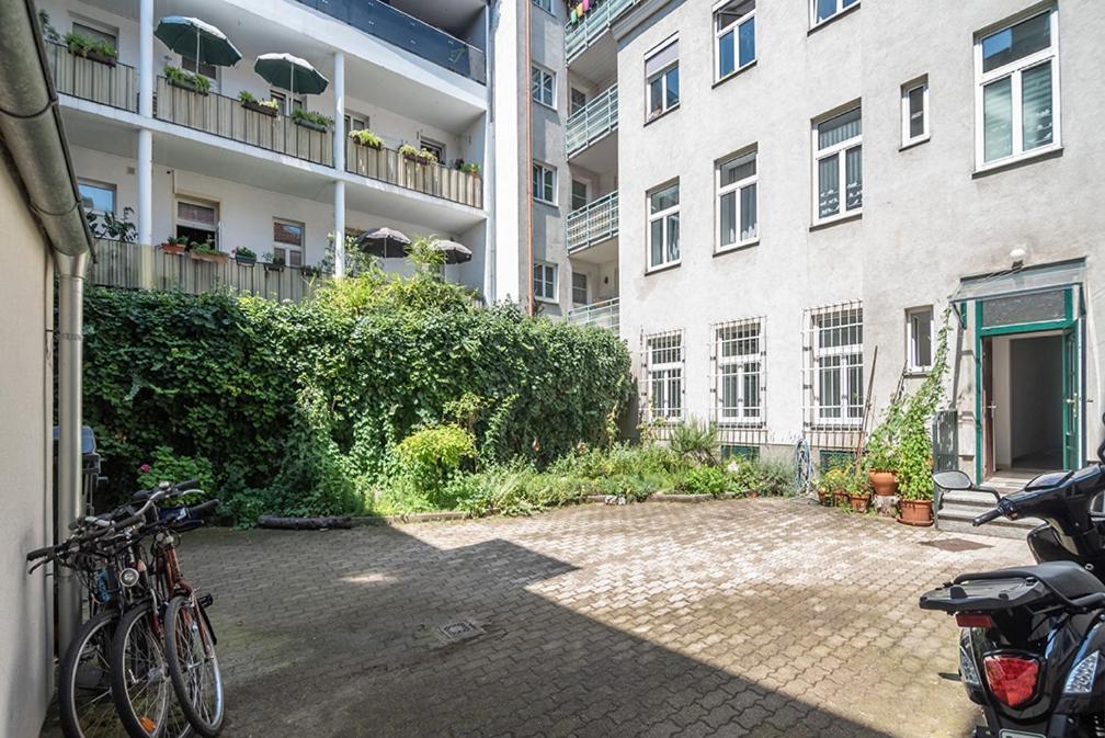 Appartement Colorful Facing Courtyard